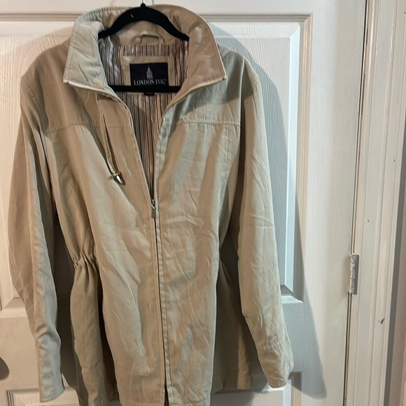 London Fog Tan Trench Coat - Picture 1 of 10